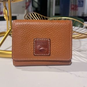 Dooney & Bourke chestnut brown pebble leather vintage wallet